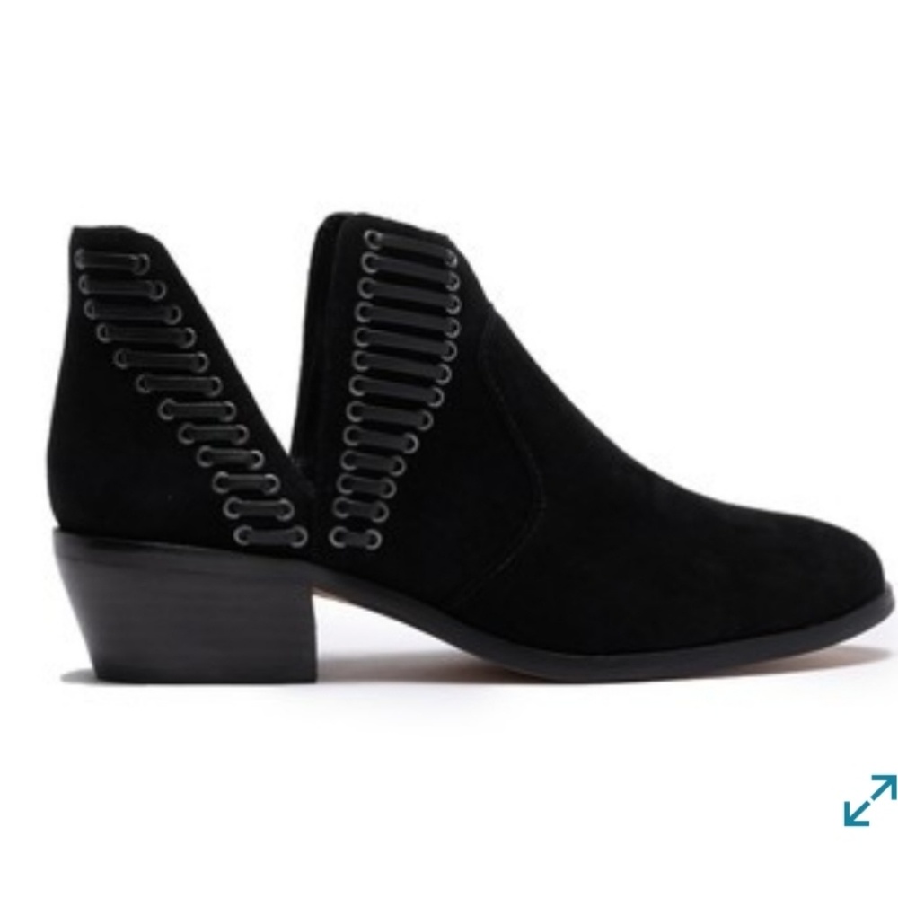 Nwb, Vince Camuto booties